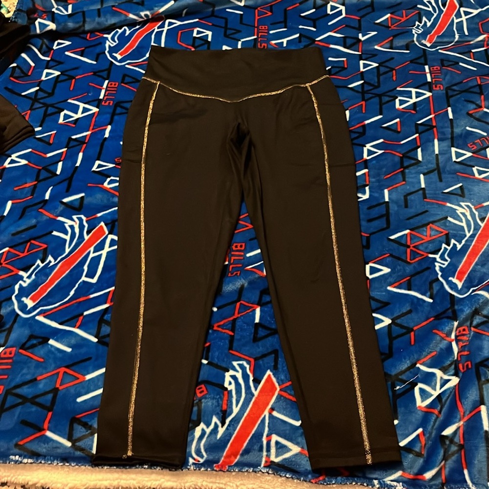 Women’s Ideology Black & Gold Athletic Leggings with side pockets